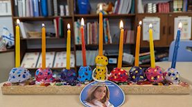 חנוכיה לזכר עמית מן, צילום: משפחת דהן, באדיבות ההסתדרות הציונית העולמית